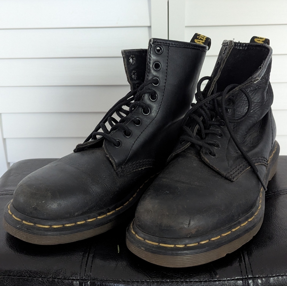 Dr Martens men's 7 /women's 8